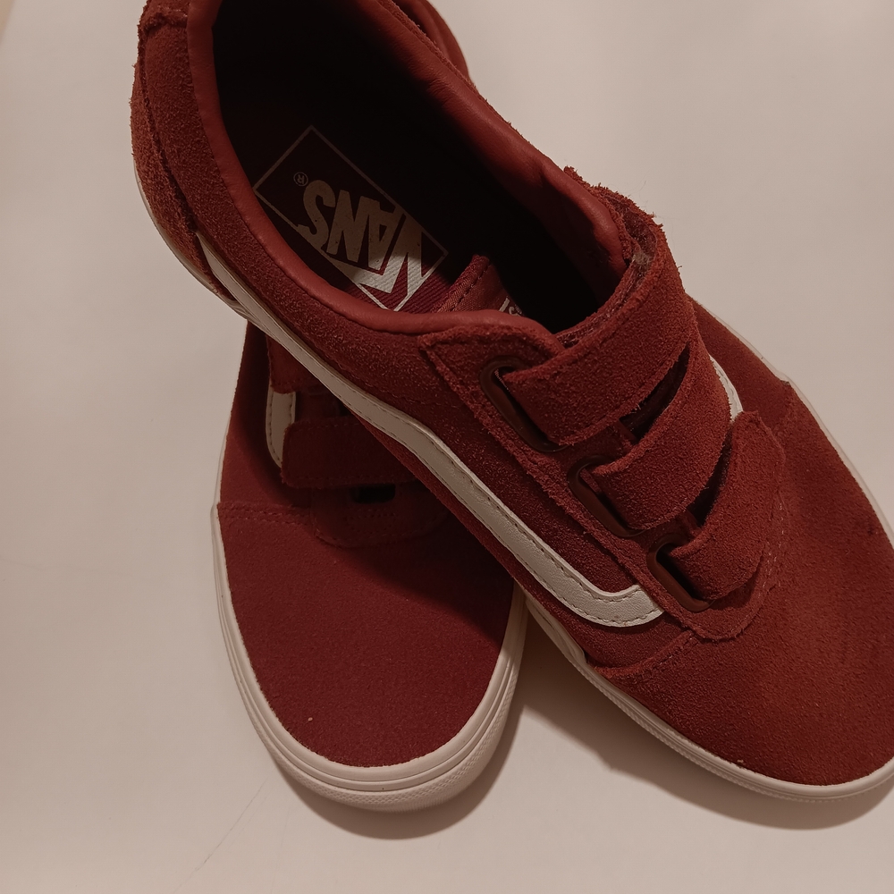 Vans Unisex Sneakers in Pink/Mauve and White